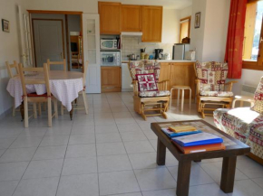 Appartement cosy 3 pièces avec balcon et garage, à proximité des pistes et commerces - FR-1-459-164